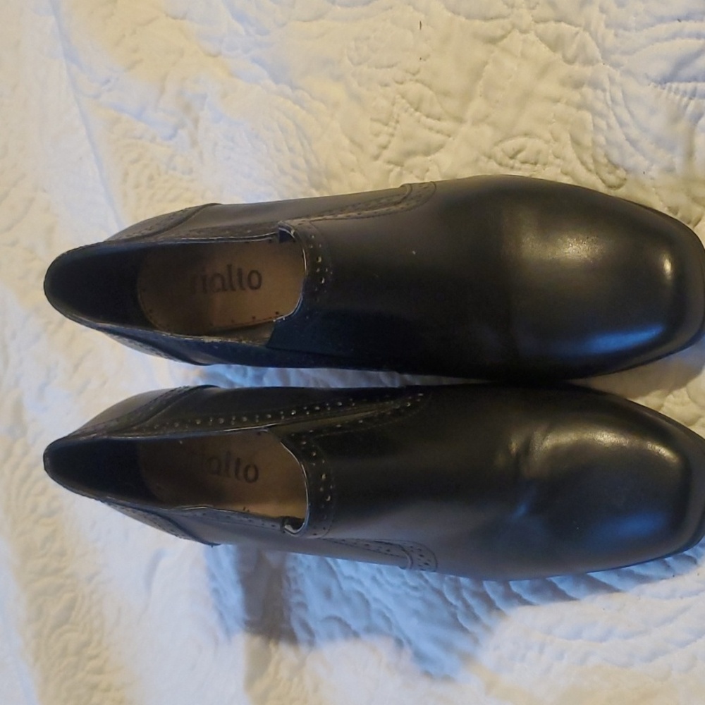 Black Rialto heels